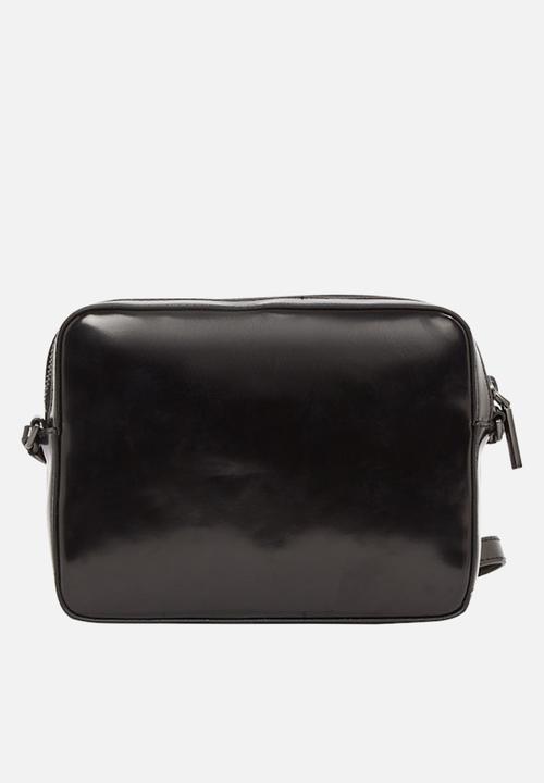Calvin Klein - Re-lock camera bag_shiny - ck black
