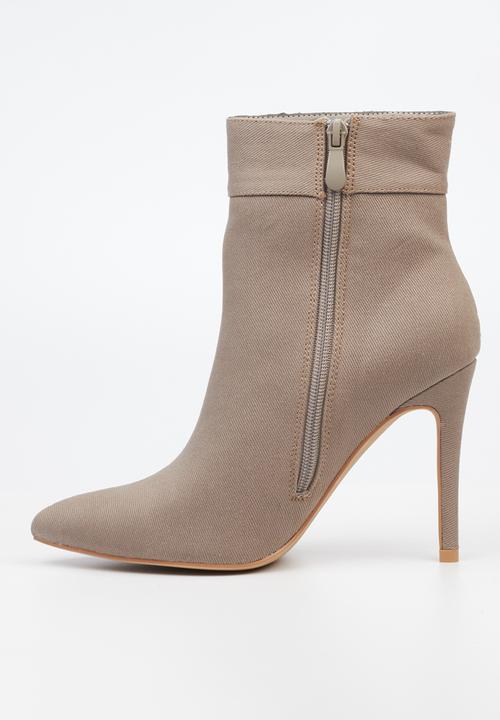 Miss Black - Boss 16 boot - grey
