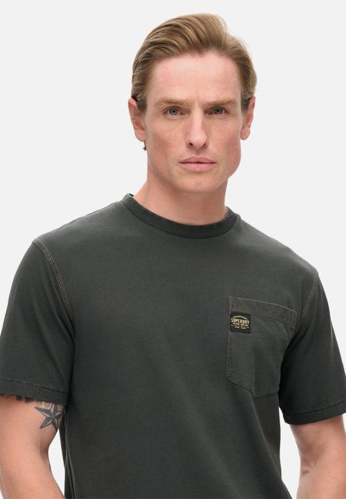 Superdry. - Contrast stitch pocket t-shirt - washed black