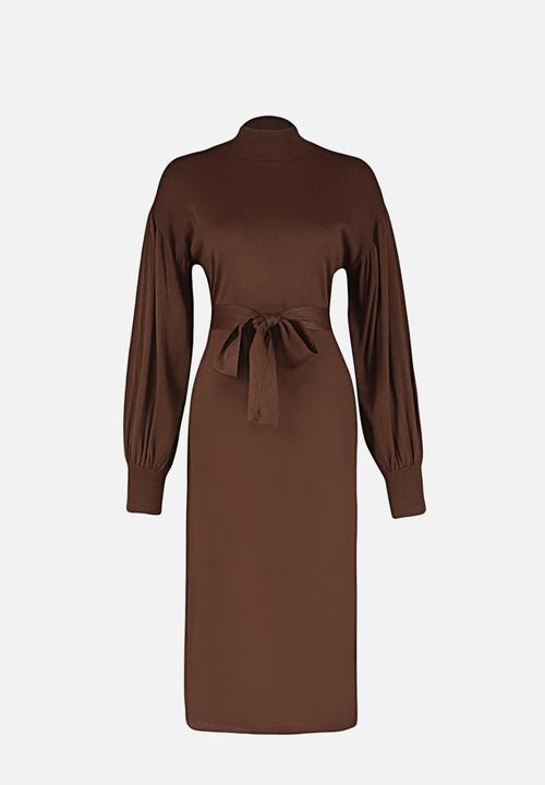 Trendyol - Belted Half Turtleneck Balloon Sleeve Knitwear Dress - Brown