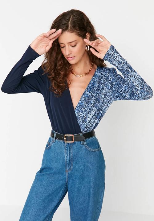 Trendyol - Navy animal pattern double breasted snap knitted bodysuit
