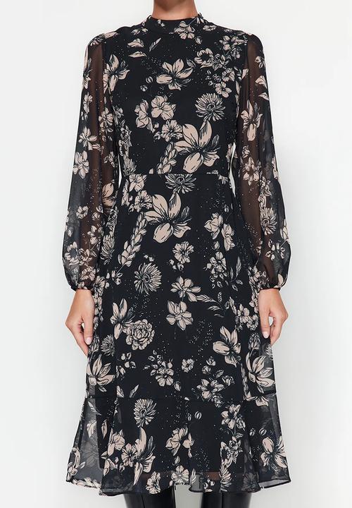 Trendyol - Floral Chiffon Lined Winter Dress - Black 