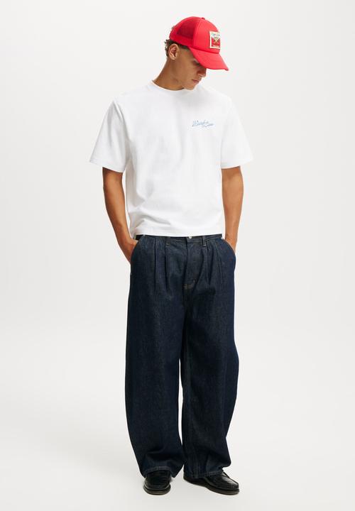 Cotton On - Cropped fit graphic T-shirt - white/ldn mascot