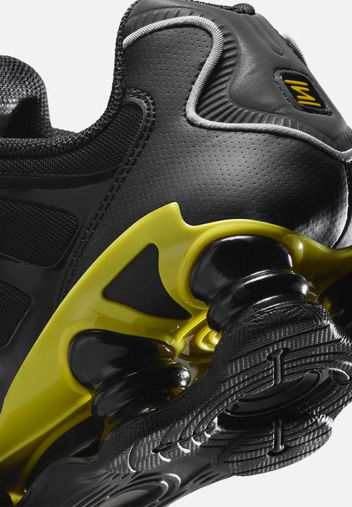 yellow and black nike shox