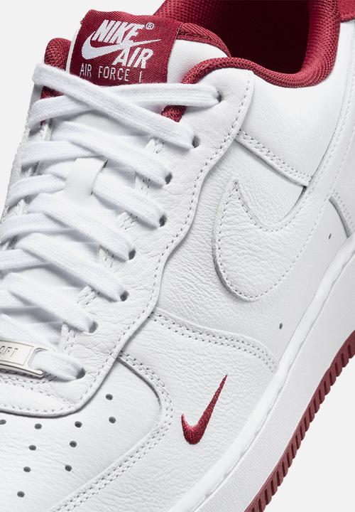 white air force 1 with red check