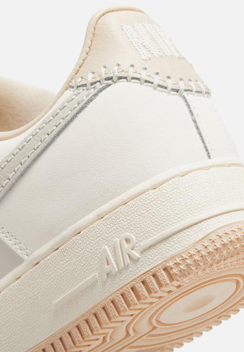 Nike - WMNS AIR FORCE 1 '07