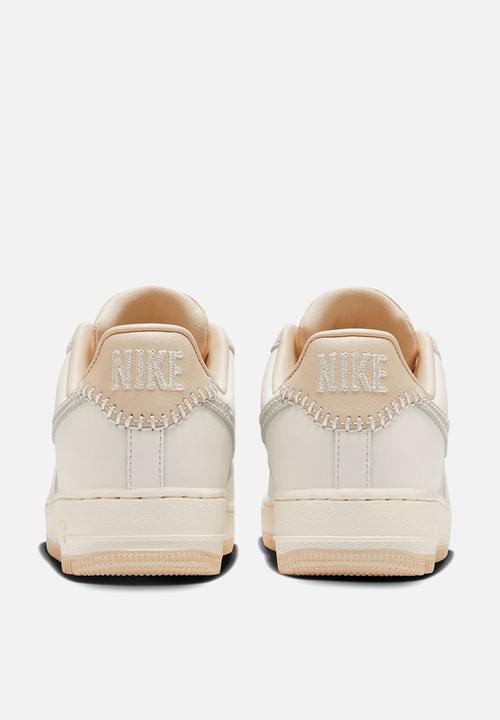 Nike - WMNS AIR FORCE 1 '07