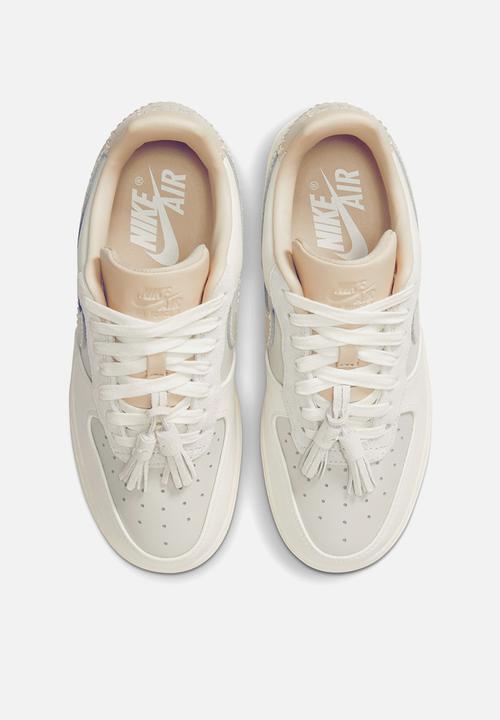 Nike - WMNS AIR FORCE 1 '07