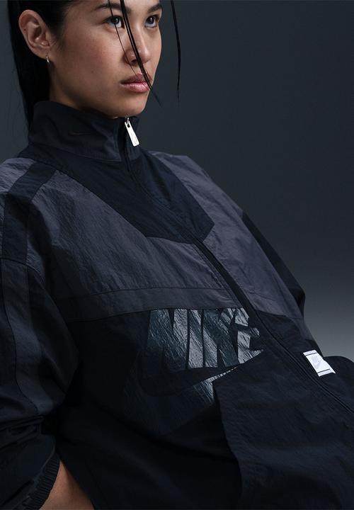Nike - Nike Street Woven Jacket - Anthracite/Black/Black/Black