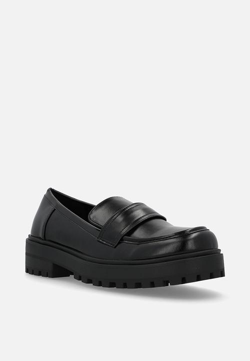 Cotton On - Lauren lug sole loafer - black textured