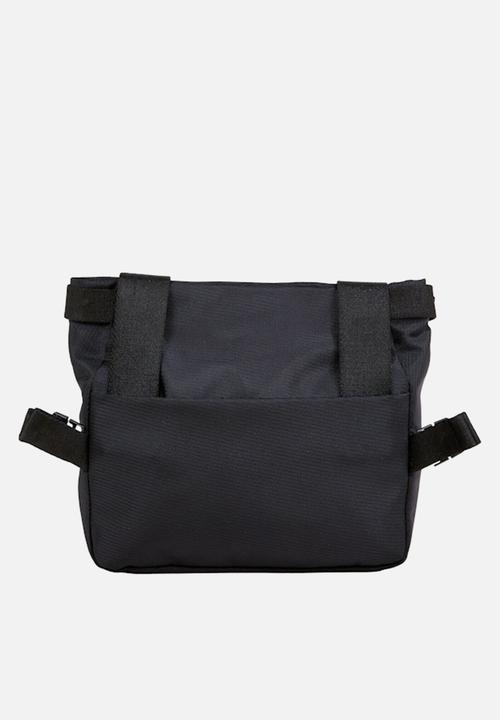 Calvin Klein - Ck Essential Tech Xbody - Ck Black