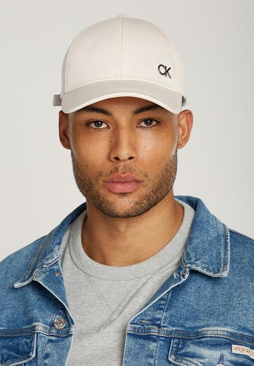 Calvin Klein - Ck Bombed Metal Bb Cap - Stony Beige