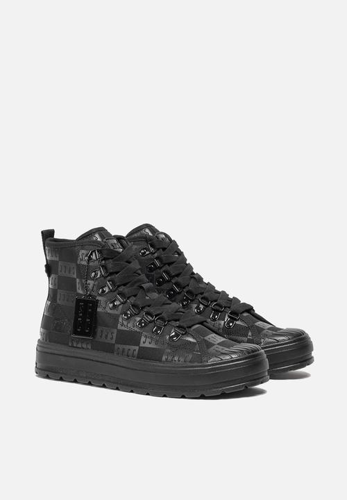 S.P.C.C - Surge Hewson Hi Sneakers - Black