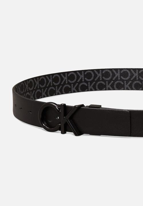 Calvin Klein - Adj/Rev Ck Metal Bombe Mono 35Mm - Ck Black Smooth/Classic Mono