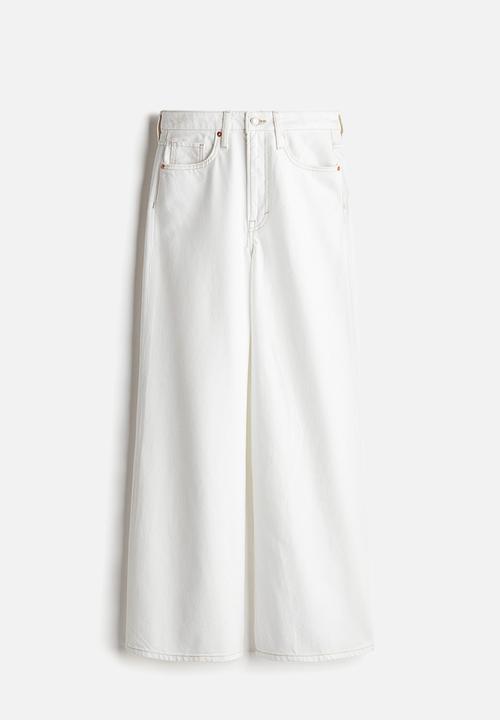H&M - Feather soft super wide ultra high jeans - white