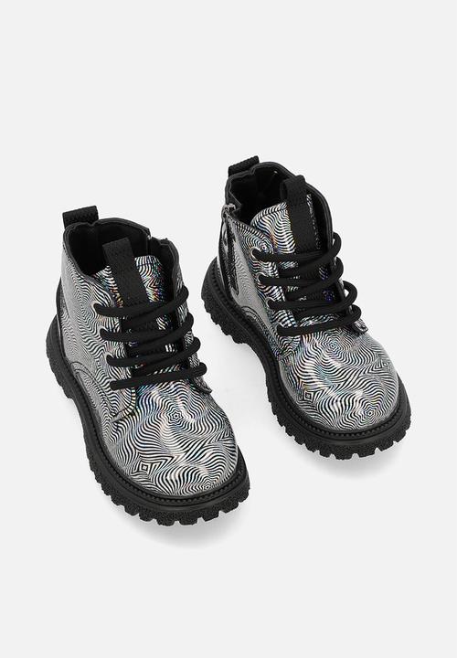 Pop Candy - Mettalic boots - silver & black 