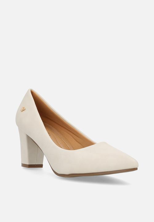 Butterfly Feet - Alison 1 Court - Beige