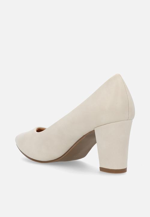 Butterfly Feet - Alison 1 Court - Beige