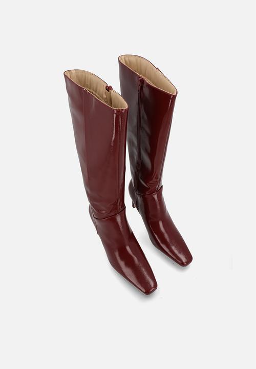 Public Desire - Pose  boot - wine patent