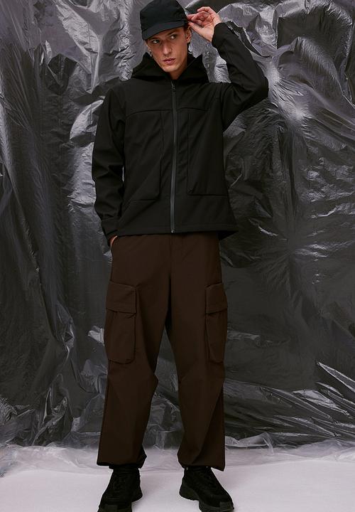 H&M - Regular fit water-repellent softshell jacket - black