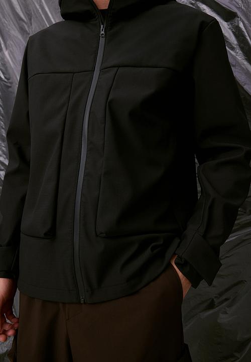 H&M - Regular fit water-repellent softshell jacket - black