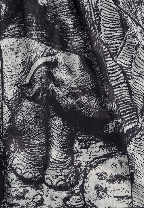 H&M - THE WHITE LOTUS H&M - Patterned chiffon dress - black elephants