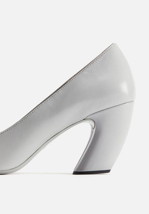 H&M - H&M Studio: Leather court shoes - light grey