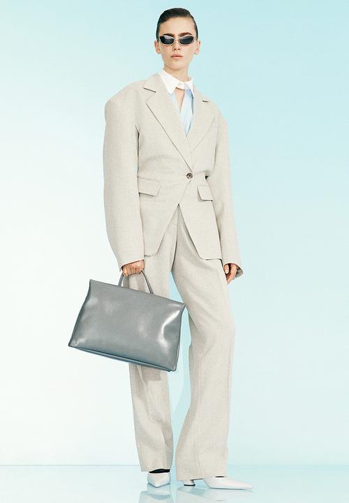 H&M - H&M Studio: Large padded bag - dark grey