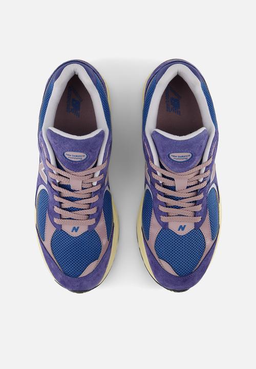 New Balance  - U2002R v1