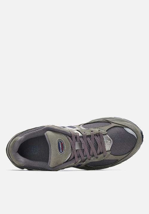 New Balance  - 2002R v1