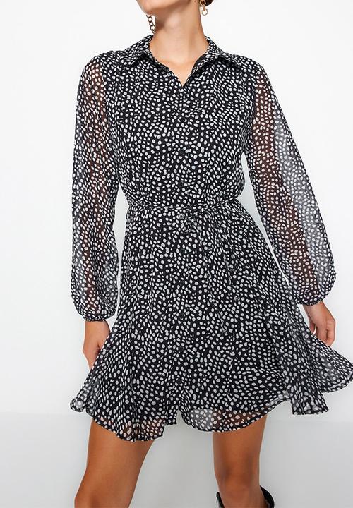 Trendyol - Voluminous shirt dress - black