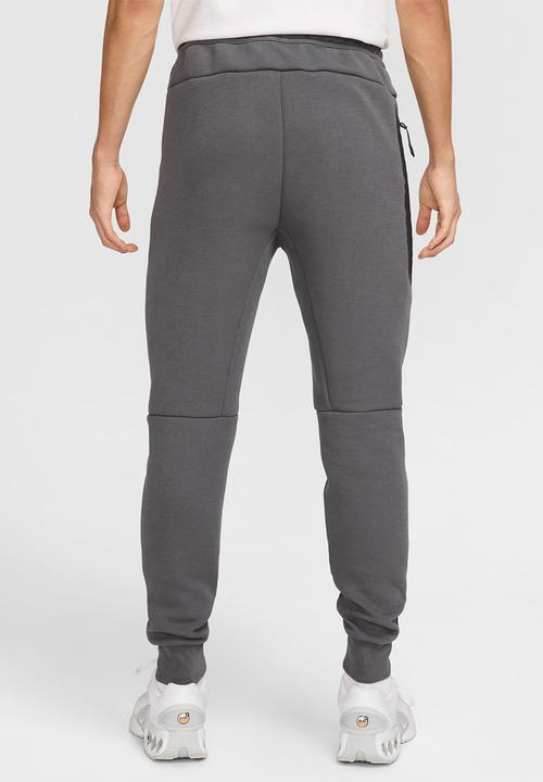 Nike - NSW Tech  Fleece Joggers - Iron Grey