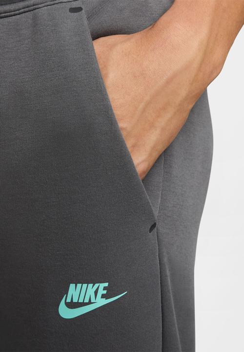 Nike - NSW Tech  Fleece Joggers - Iron Grey