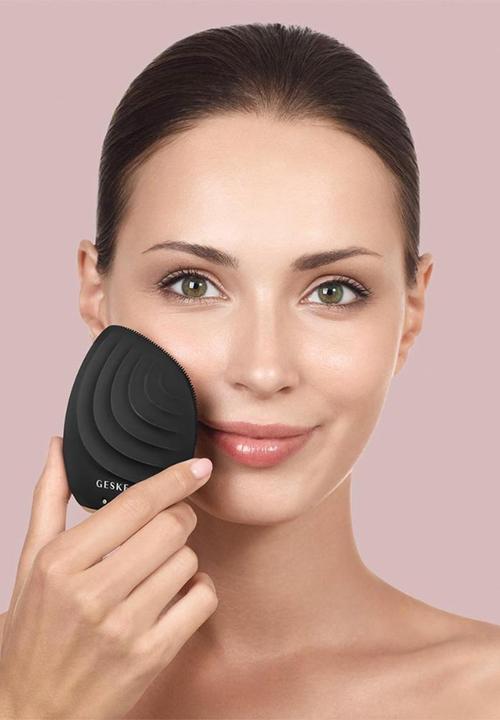 GESKE - Sonic Facial Brush  5 in 1 - Black & Gold