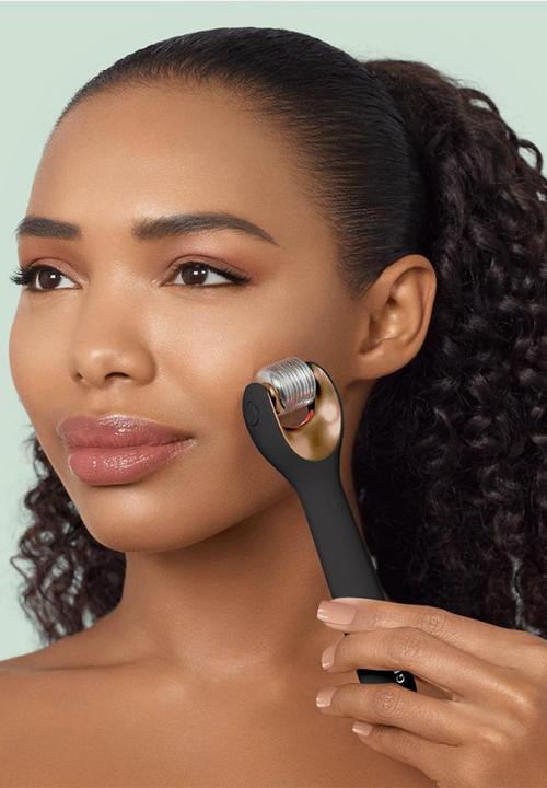 GESKE - MicroNeedle Face Roller  9 in 1 - Black & Gold