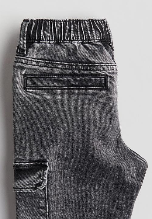 H&M - Motif-detail cargo trousers - black pokémon