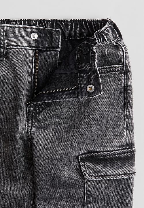 H&M - Motif-detail cargo trousers - black pokémon