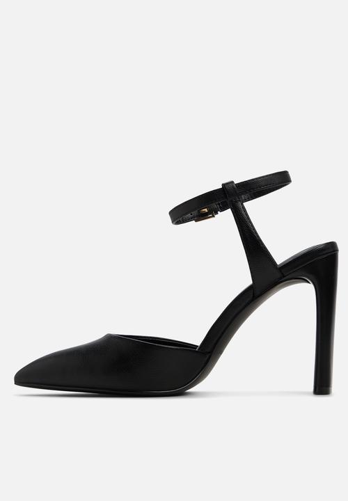 Call It Spring - Fiaa Closed Toe Ankle Strap - Black