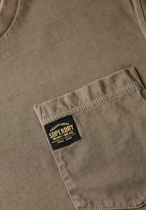 Superdry. - Contrast Stitch Pocket T-shirt - Washed Morel Brown