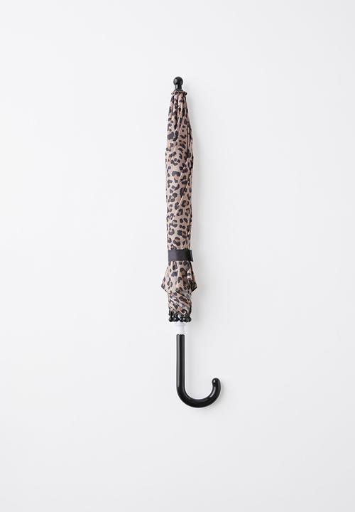 Cotton On - Kids rainy day umbrella - leopard print/varsity red