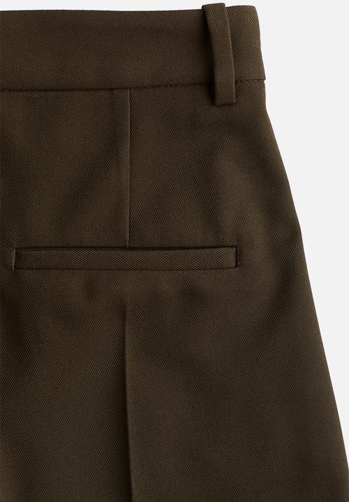 H&M - Tailored shorts - dark khaki green