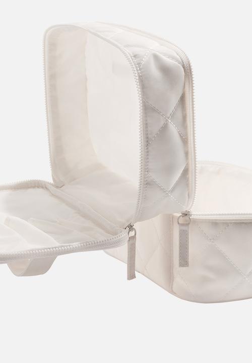 H&M - Large two-tiered wash bag - white