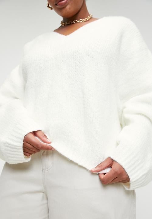 Cotton On - Plus Luxe V - Neck Pullover - White