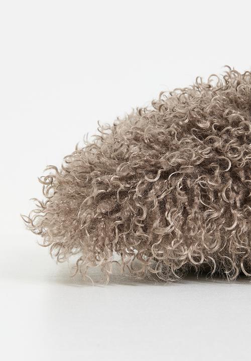 H&S - Shag cosy cushion – brown