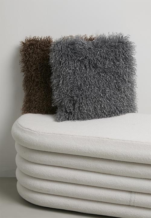 H&S - Shag cosy cushion - light grey