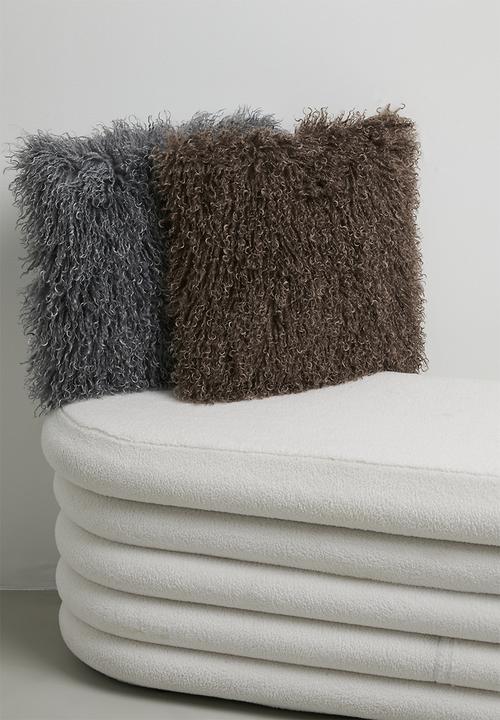 H&S - Shag cosy cushion – brown