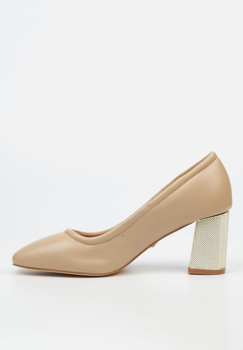 Butterfly Feet - Gilian 1 Court - Beige