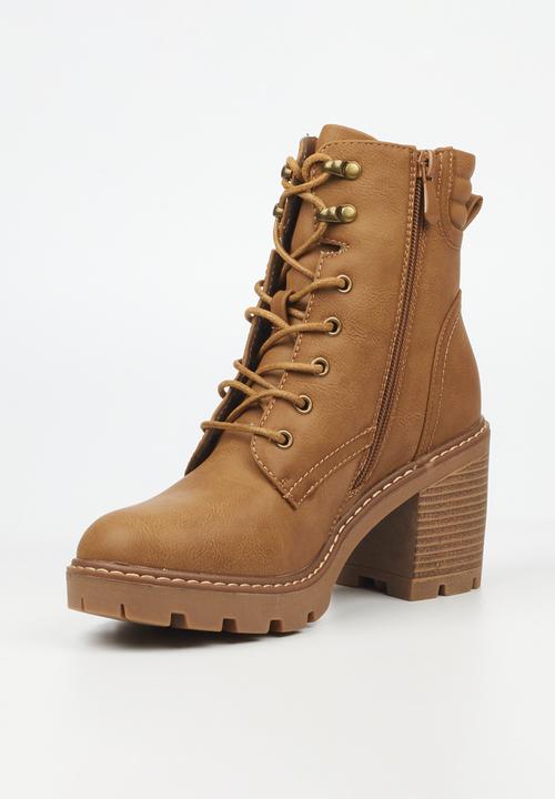 Miss Black - Kat 1 boot - camel