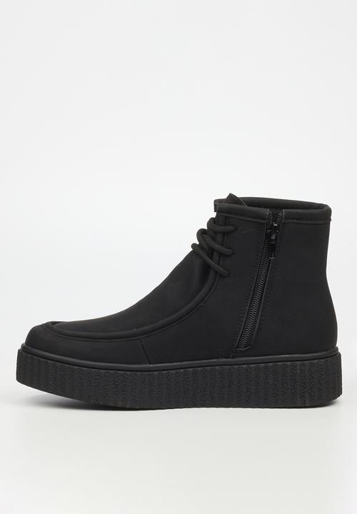 Butterfly Feet - Hollis 1 Chukka - Black
