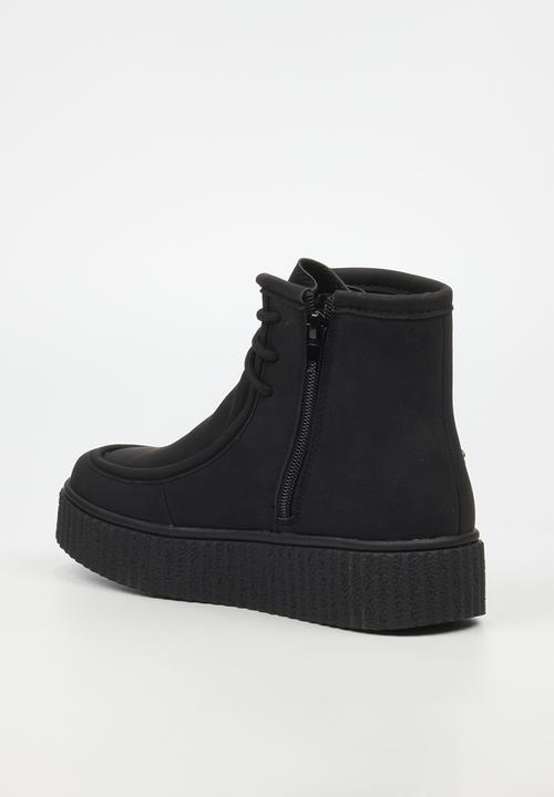Butterfly Feet - Hollis 1 Chukka - Black